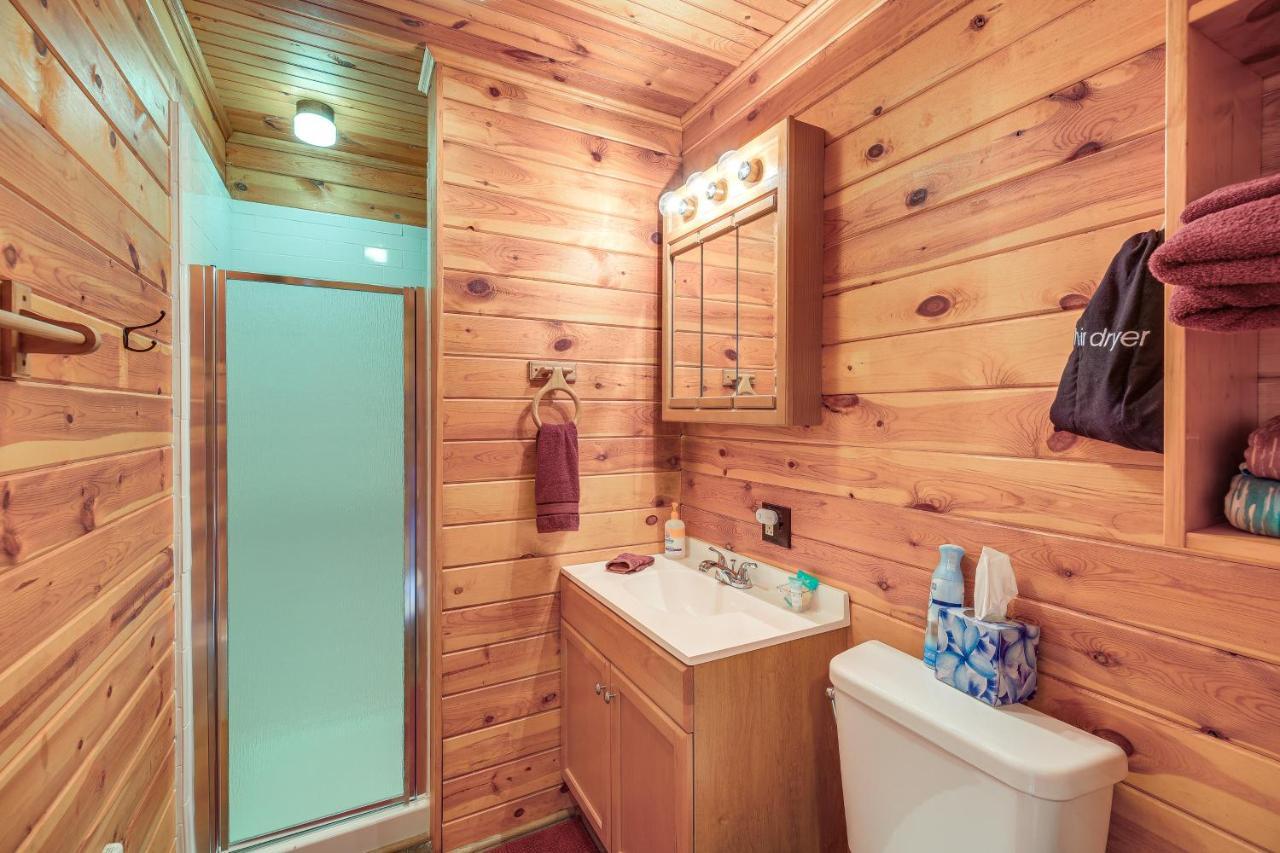Sparta Blue Ridge Mountain Cabin With Views And Hot Tub מראה חיצוני תמונה