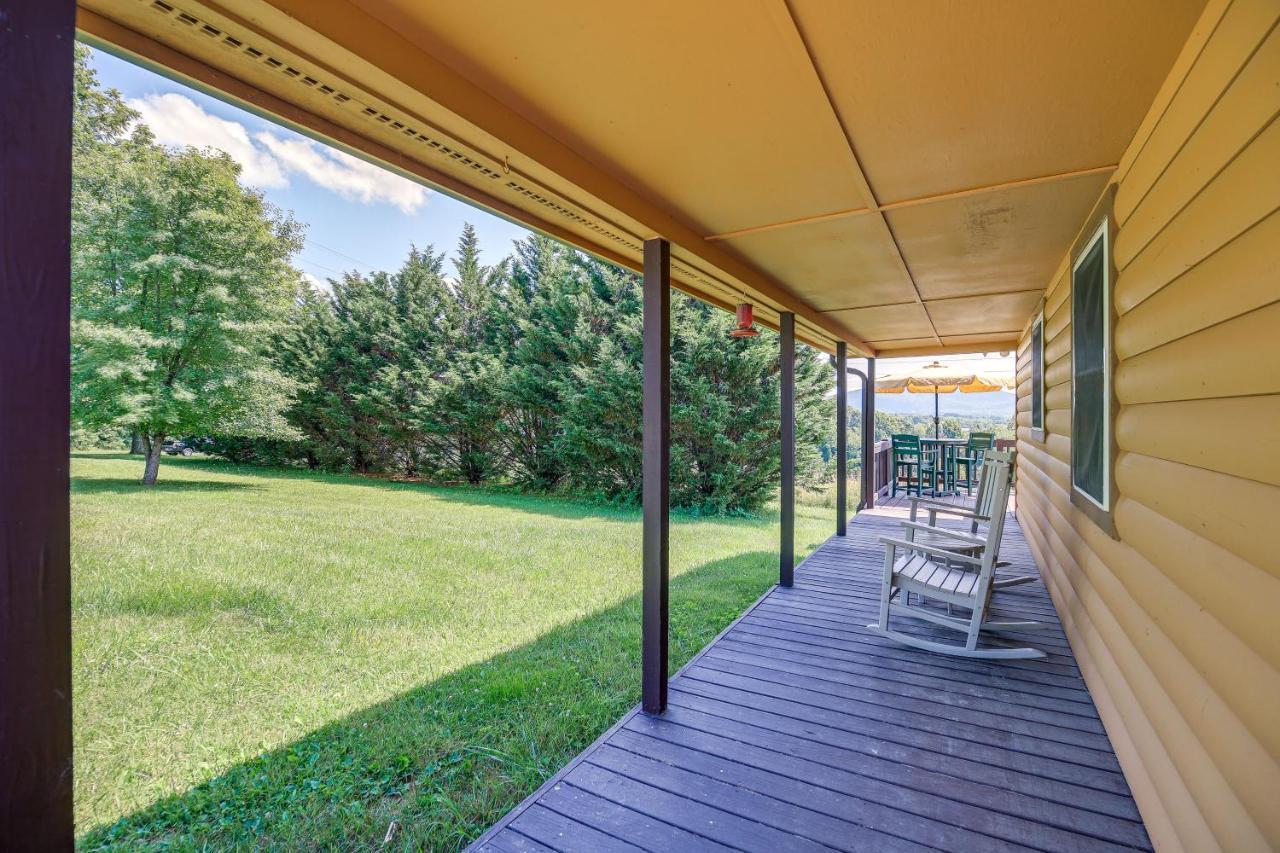 Sparta Blue Ridge Mountain Cabin With Views And Hot Tub מראה חיצוני תמונה
