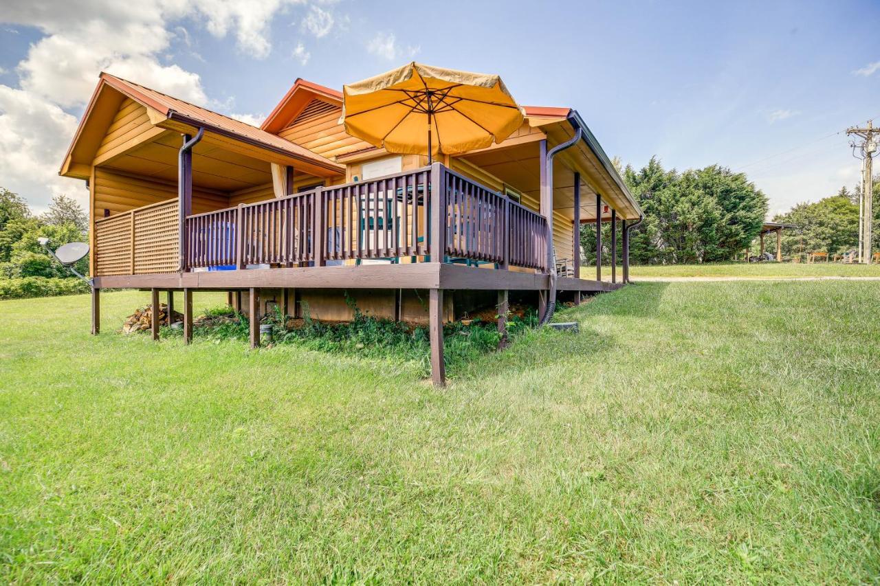 Sparta Blue Ridge Mountain Cabin With Views And Hot Tub מראה חיצוני תמונה